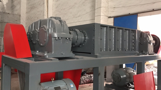 ราคาดี เครื่องบดย่อยพลาสติกฟิล์ม HDPE ความแม่นยำสูงประสิทธิภาพคงที่ ออนไลน์