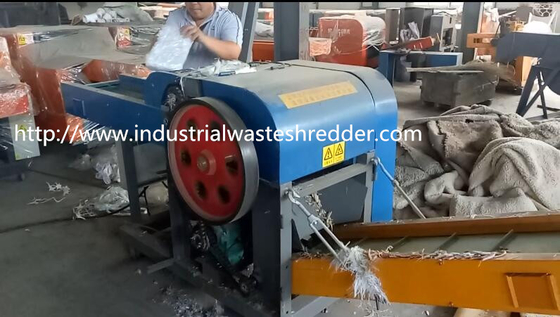 ราคาดี 5.5KW อุตสาหกรรมเครื่องหั่นย่อยกระดาษแข็งสำหรับเตียงสัตว์ ออนไลน์