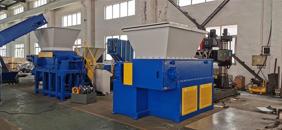 ราคาดี PP PE Lumps เศษซากเครื่องหั่นขาตั้ง XR700, เส้นผ่านศูนย์กลางโรตารี่ 37KW 280-400 มม., ความยาว 700 มม ออนไลน์