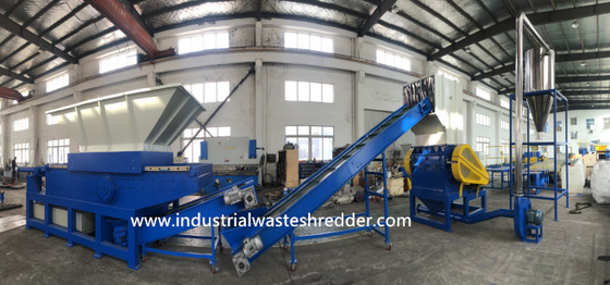 ราคาดี เครื่องทำลายสายเคเบิล 1500x1100Mm มอเตอร์ 135KW พร้อมถังป้อนอาหารแบบเคลื่อนย้ายได้ ออนไลน์