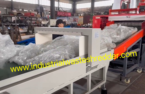 ราคาดี 2400F PE PP PET เครื่องฉีกหนังพลาสติก เครื่องฉีกหนังโมโนฟิล์มประสิทธิภาพสูง เครื่องฉีกหนังโมโนฟิล์ม 1000-2000 กิโลกรัมต่อชั่วโมง เครื่องฉีกยางพลาสติก PP ราฟฟิอ่า ออนไลน์
