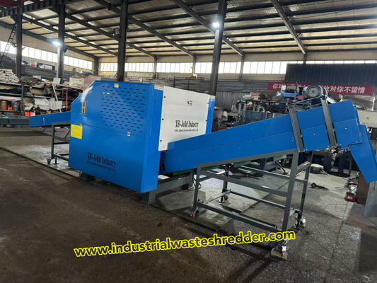 เครื่องตัดกระดาษผงไม้ 1600F เครื่องบดกระดาษทิ้ง ด้วยความจุ 1000 กิโลกรัมต่อชั่วโมง และความยาวของคอนเวียร์ที่กําหนดเอง