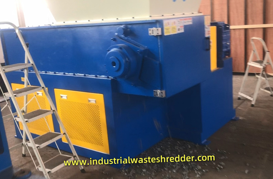 เครื่องบดท่อ ABS แบบพลาสติก 800 เครื่องบดท่อ ABS 45-55kw เครื่องบดท่อ ABS ประสิทธิภาพการทํางานสูง กว้างของหมุน 400 มม เครื่องบดท่อและท่อหนัก